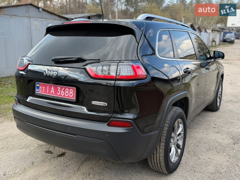 Внедорожник / Кроссовер Jeep Cherokee 2019 в Киеве