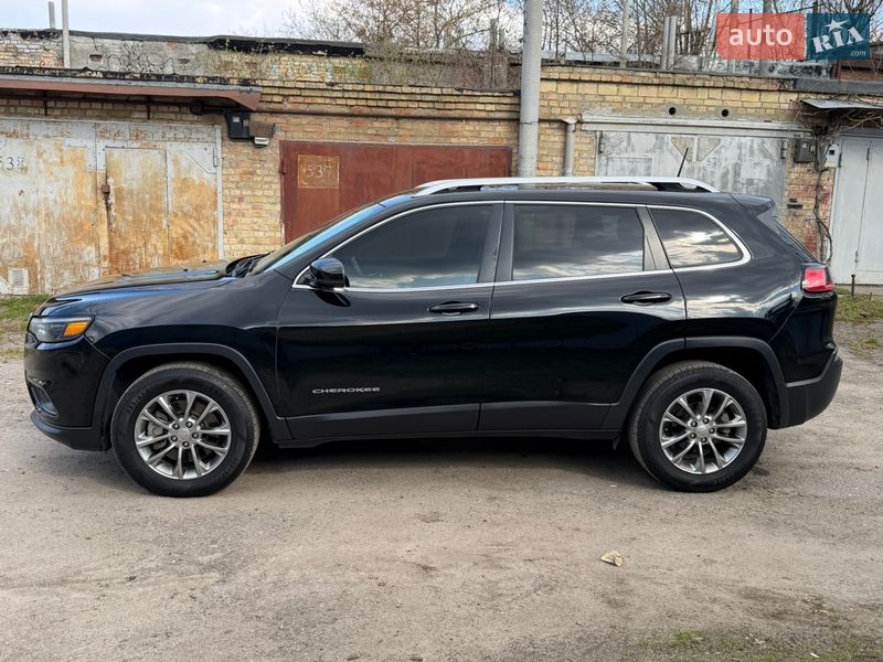 Внедорожник / Кроссовер Jeep Cherokee 2019 в Киеве