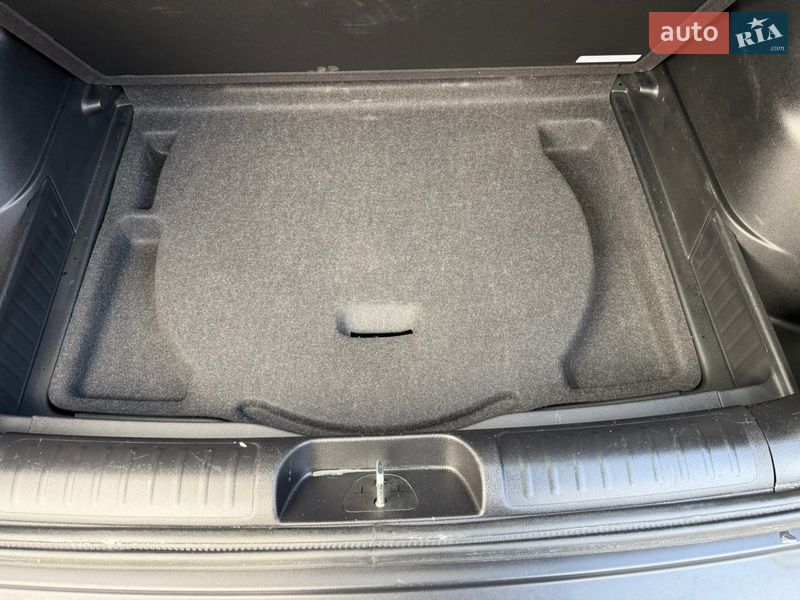 Внедорожник / Кроссовер Jeep Cherokee 2019 в Киеве