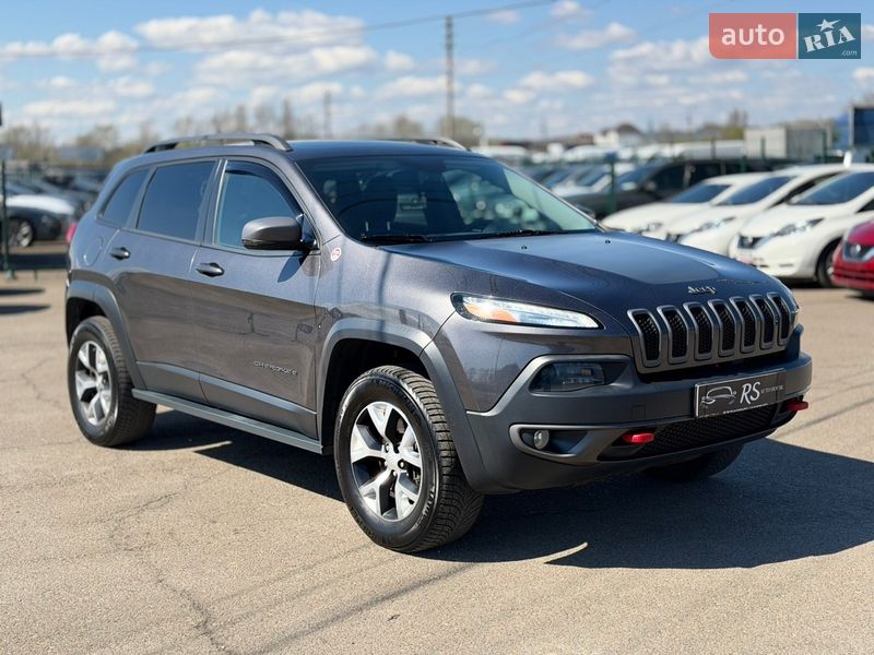 Внедорожник / Кроссовер Jeep Cherokee 2017 в Киеве