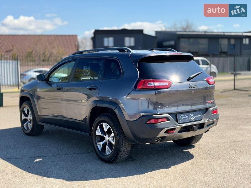 Внедорожник / Кроссовер Jeep Cherokee 2017 в Киеве
