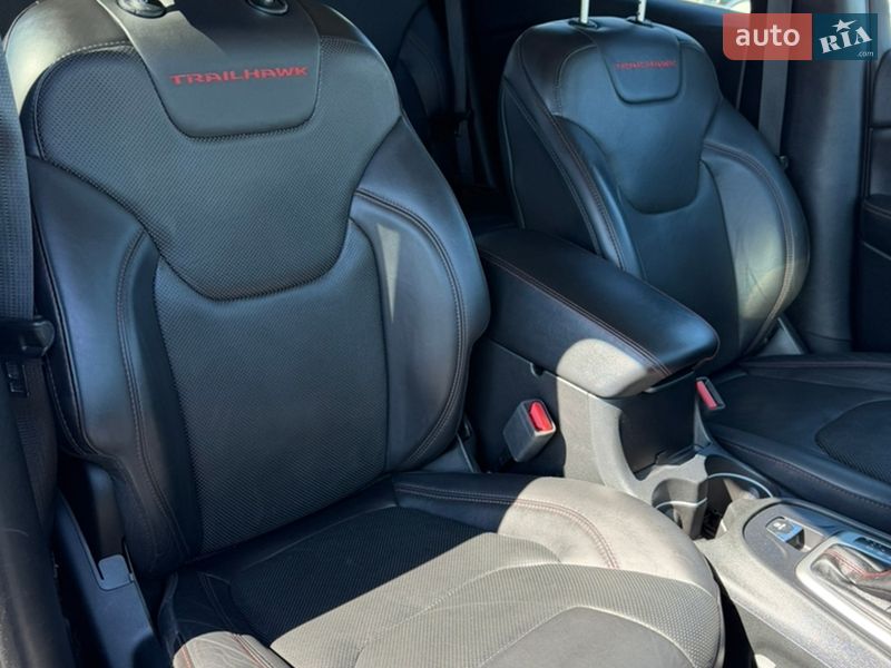 Внедорожник / Кроссовер Jeep Cherokee 2017 в Киеве