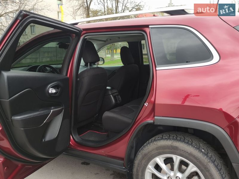 Внедорожник / Кроссовер Jeep Cherokee 2018 в Кременчуге фото 8 Внедорожник / Кроссовер Jeep Cherokee 2018 в Кременчуге