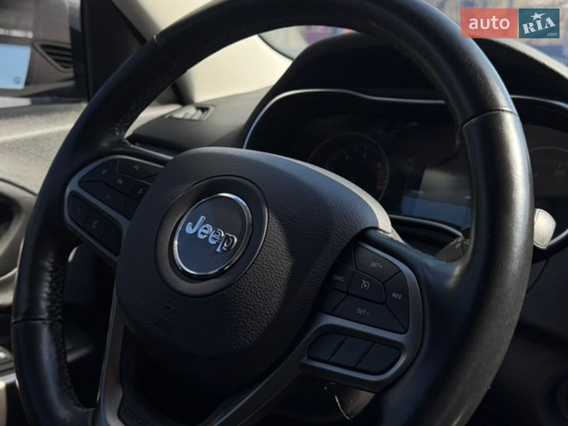 Позашляховик / Кросовер Jeep Cherokee 2020 в Києві