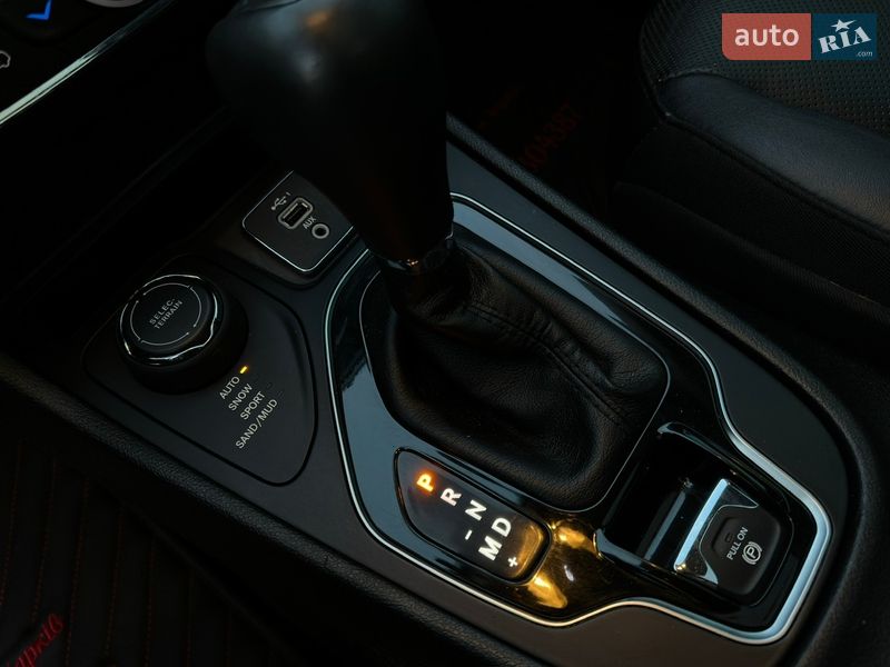 Внедорожник / Кроссовер Jeep Cherokee 2018 в Харькове