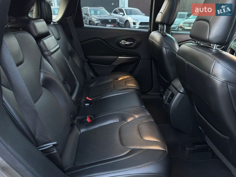Внедорожник / Кроссовер Jeep Cherokee 2018 в Харькове