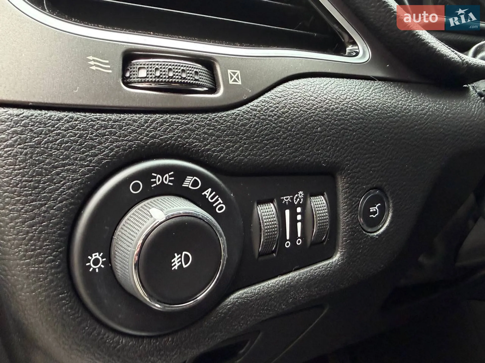 2018 Jeep Cherokee - мініатюра 13