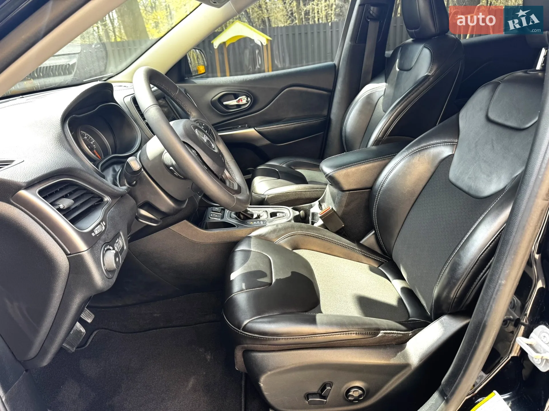 2019 Jeep Cherokee - мініатюра 16