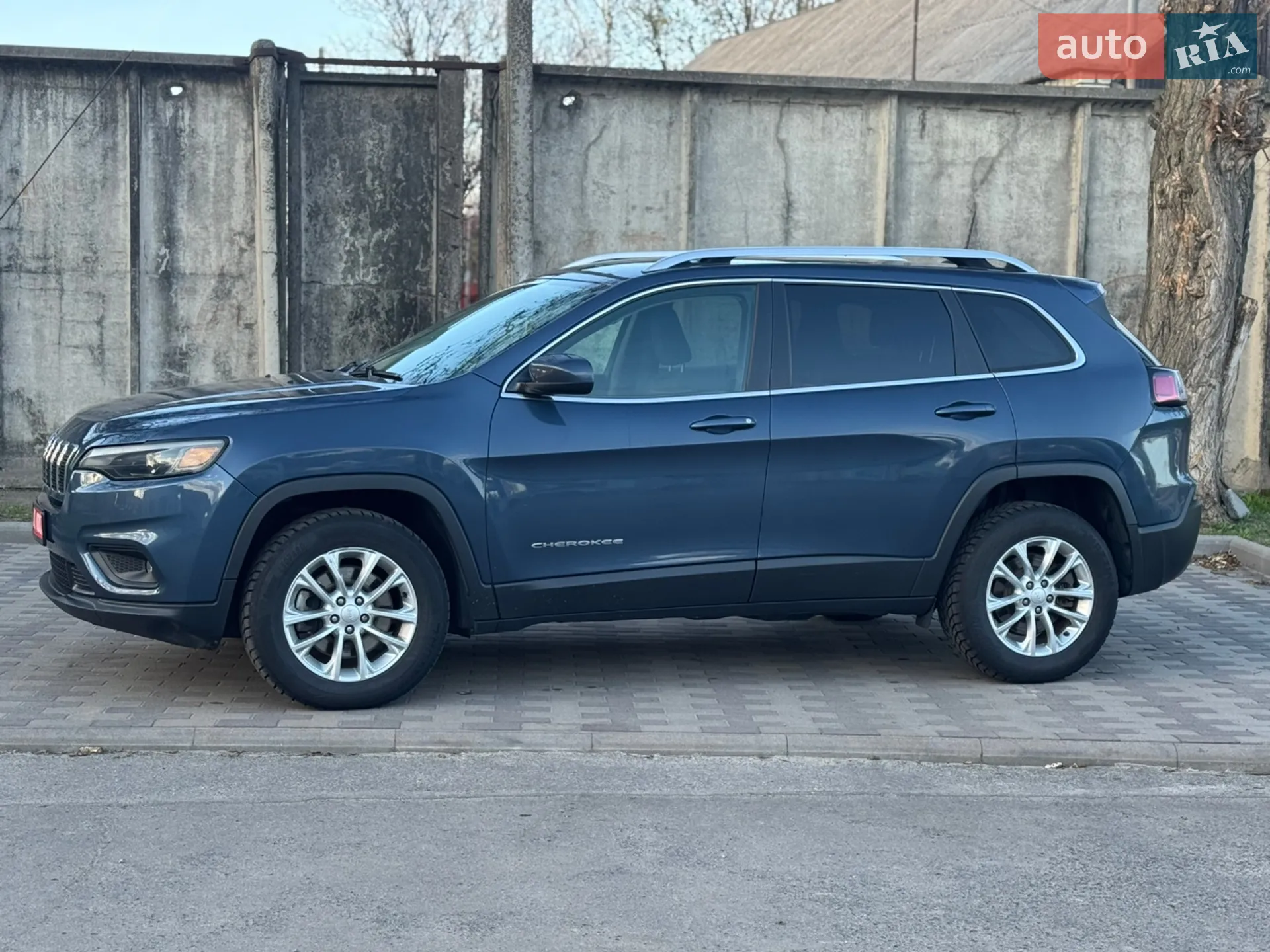 2019 Jeep Cherokee - мініатюра 8