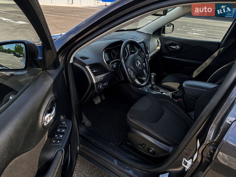 Позашляховик / Кросовер Jeep Cherokee 2016 в Полтаві