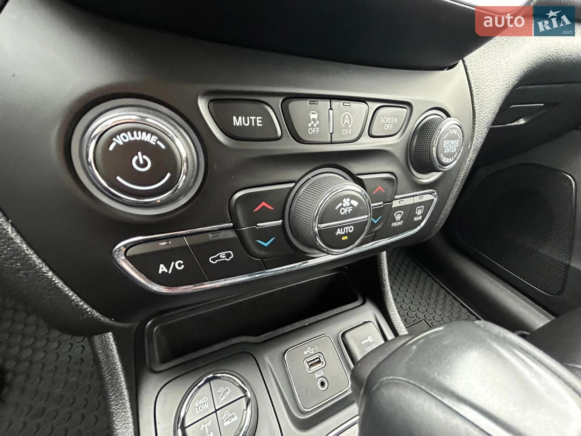 2019 Jeep Cherokee - мініатюра 12