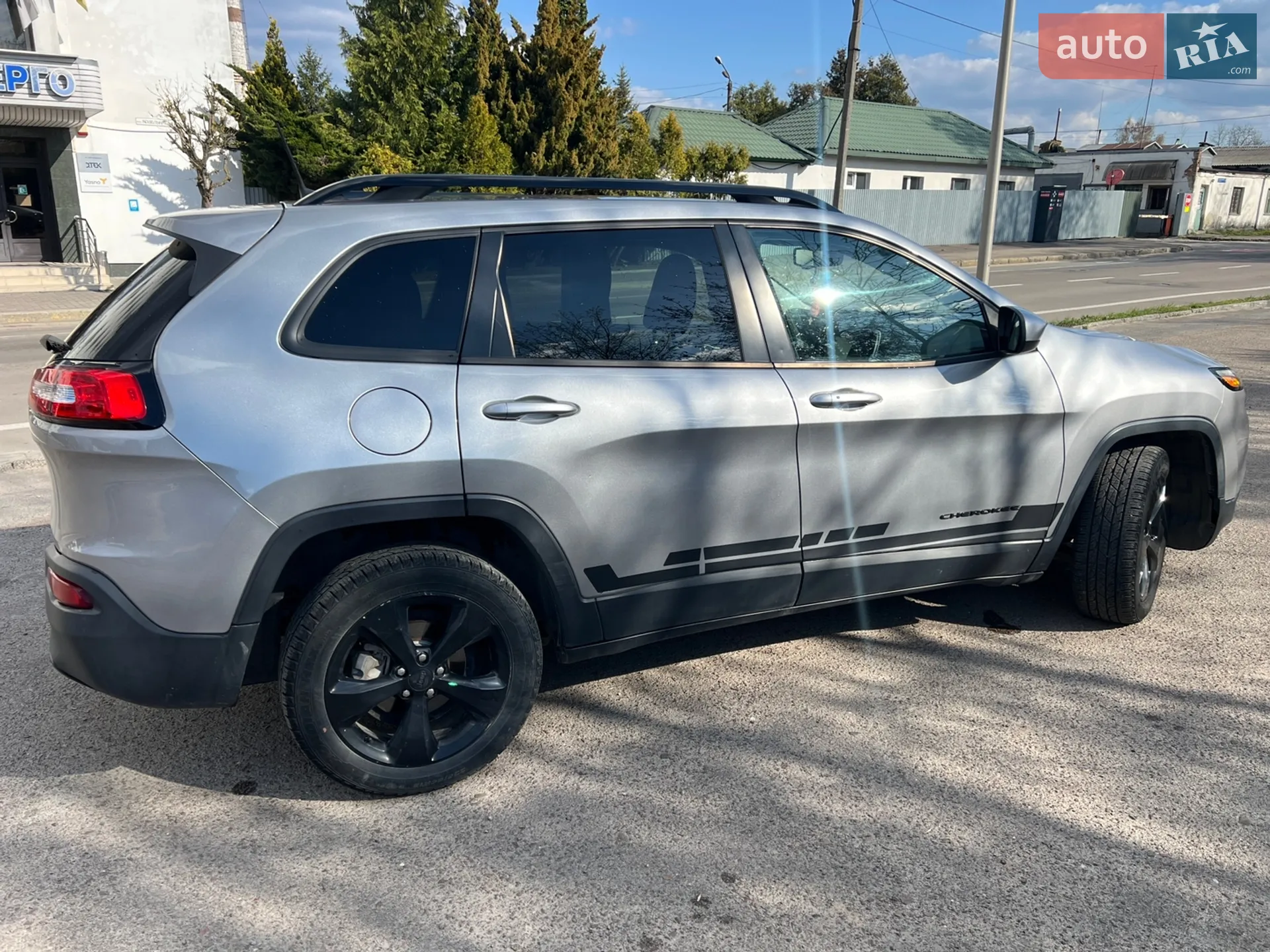 2015 Jeep Cherokee - мініатюра 14