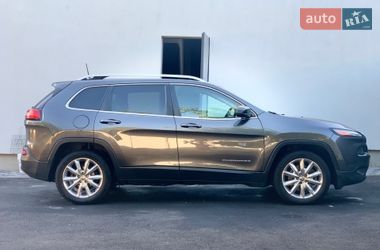Внедорожник / Кроссовер Jeep Cherokee 2016 в Киеве