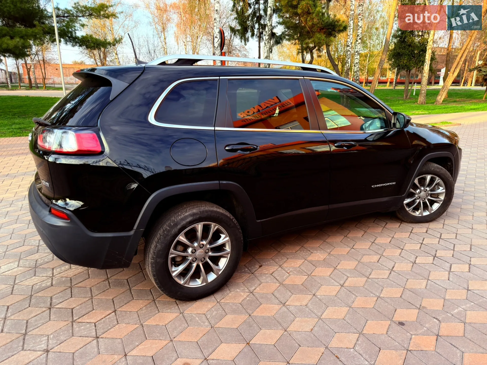 2018 Jeep Cherokee - мініатюра 16