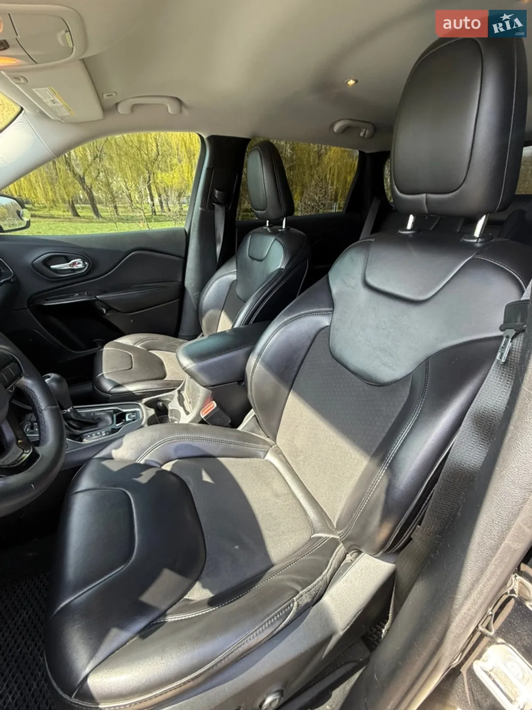 2019 Jeep Cherokee - мініатюра 18
