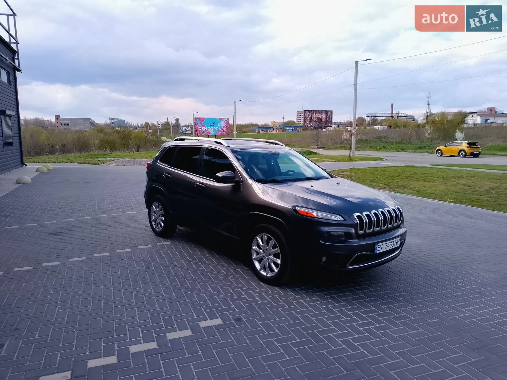 2015 Jeep Cherokee - мініатюра 10