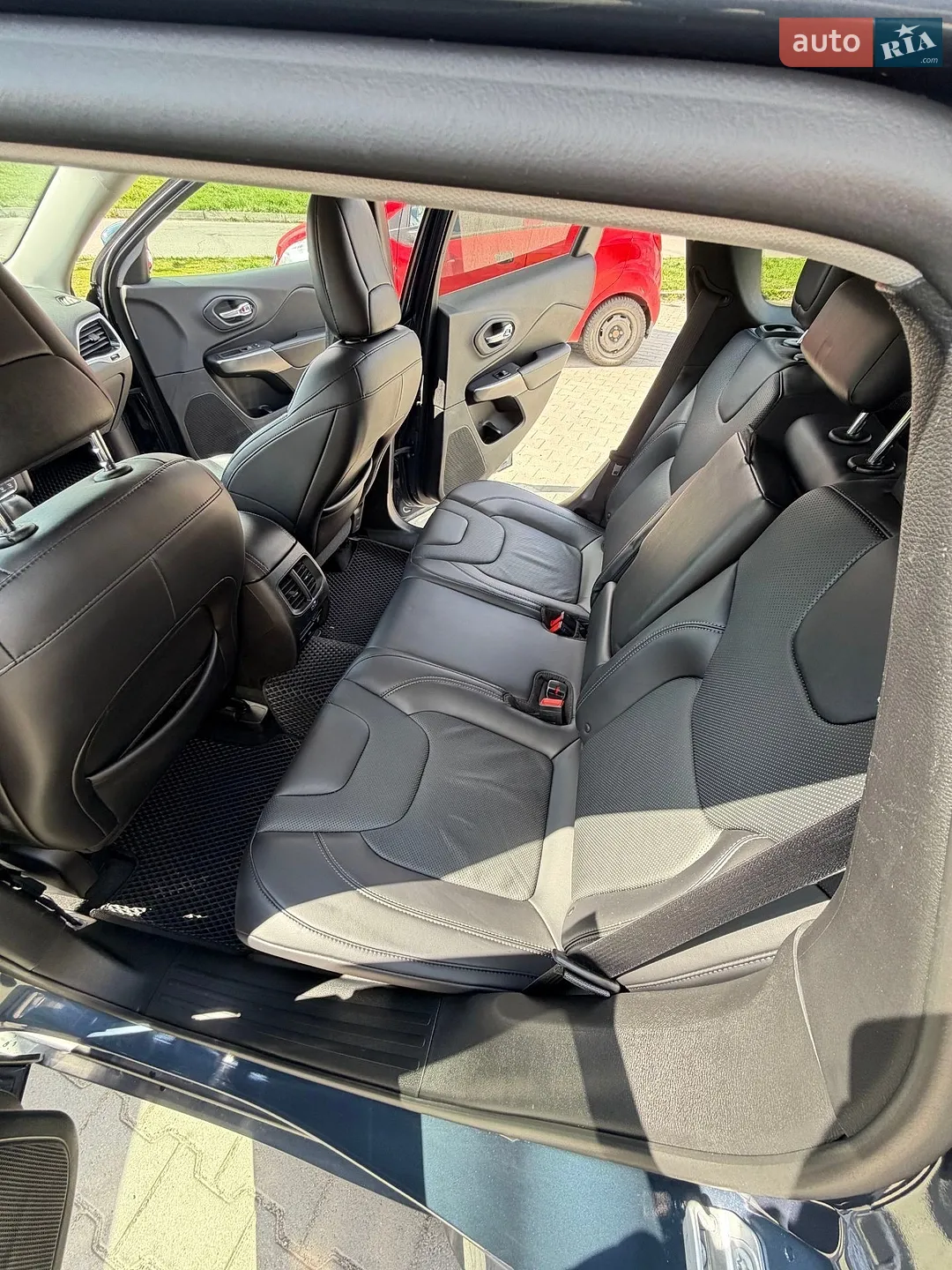 2019 Jeep Cherokee - мініатюра 15