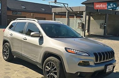 Внедорожник / Кроссовер Jeep Cherokee 2015 в Ровно