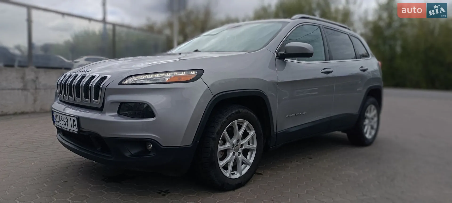 2016 Jeep Cherokee - мініатюра 3