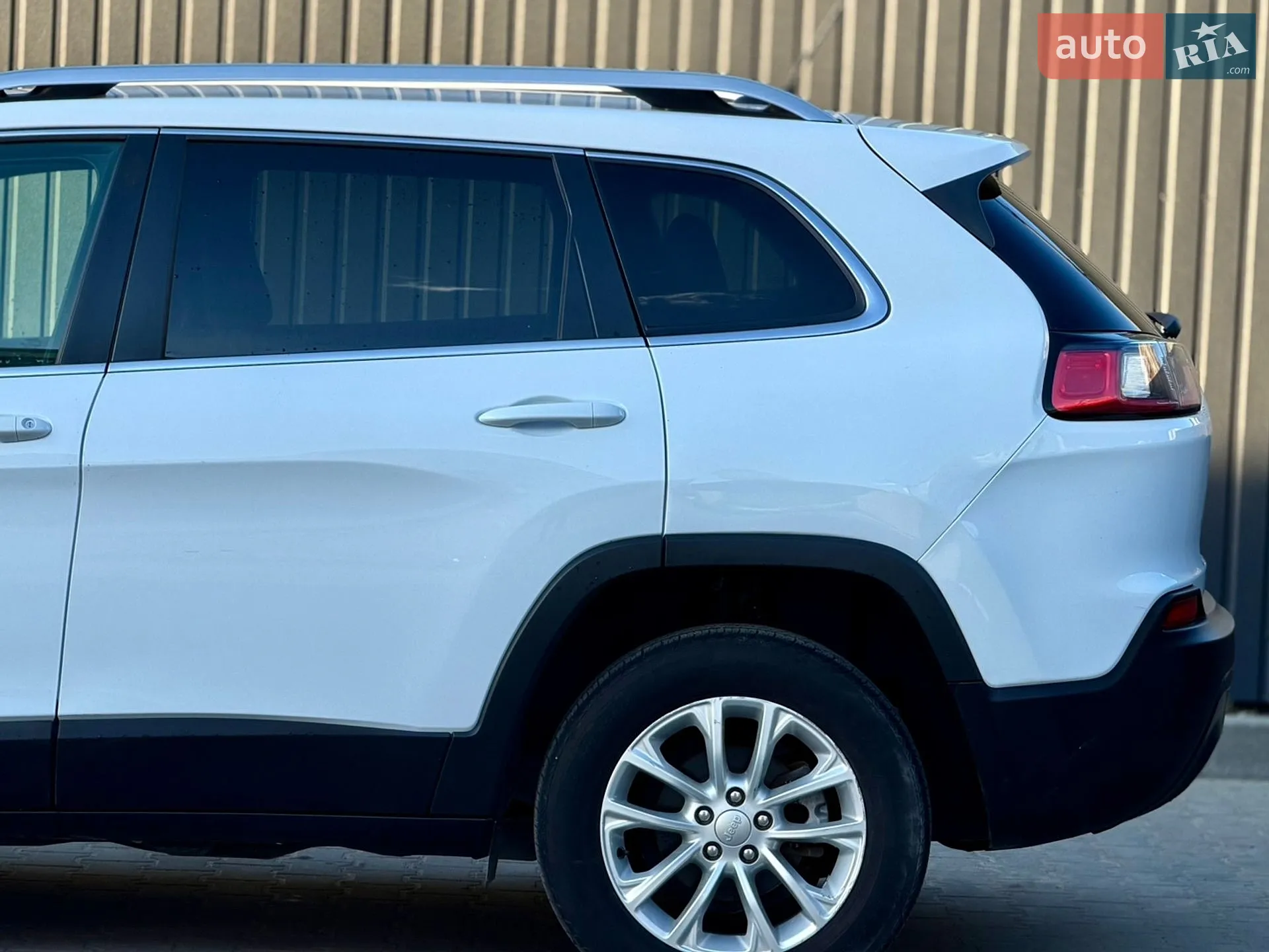 2019 Jeep Cherokee - мініатюра 15