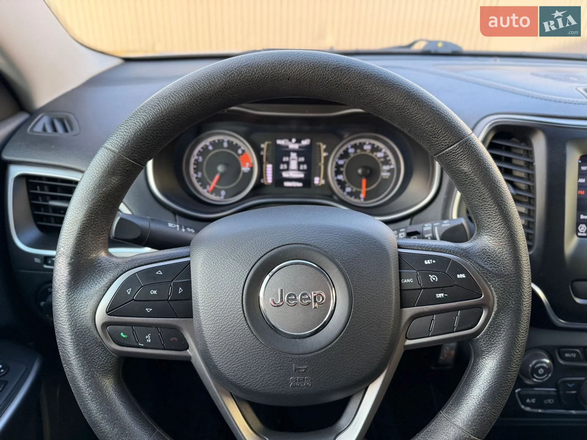 2019 Jeep Cherokee - мініатюра 28