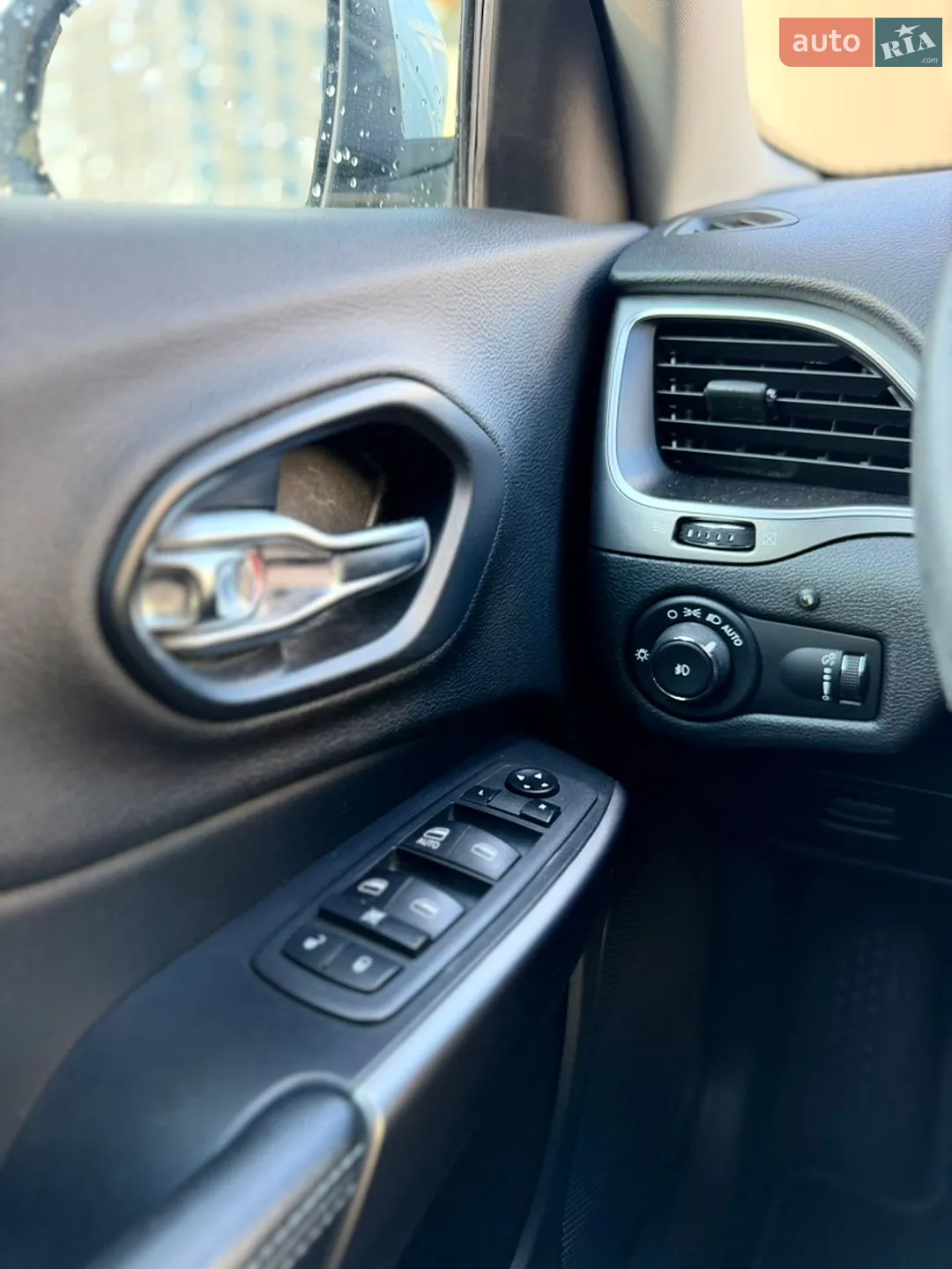 2019 Jeep Cherokee - мініатюра 33