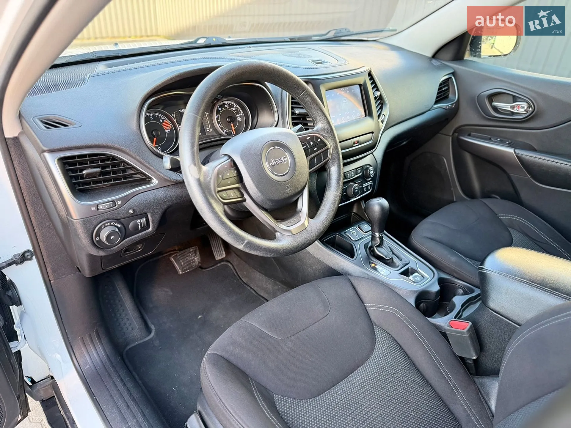 2019 Jeep Cherokee - мініатюра 35
