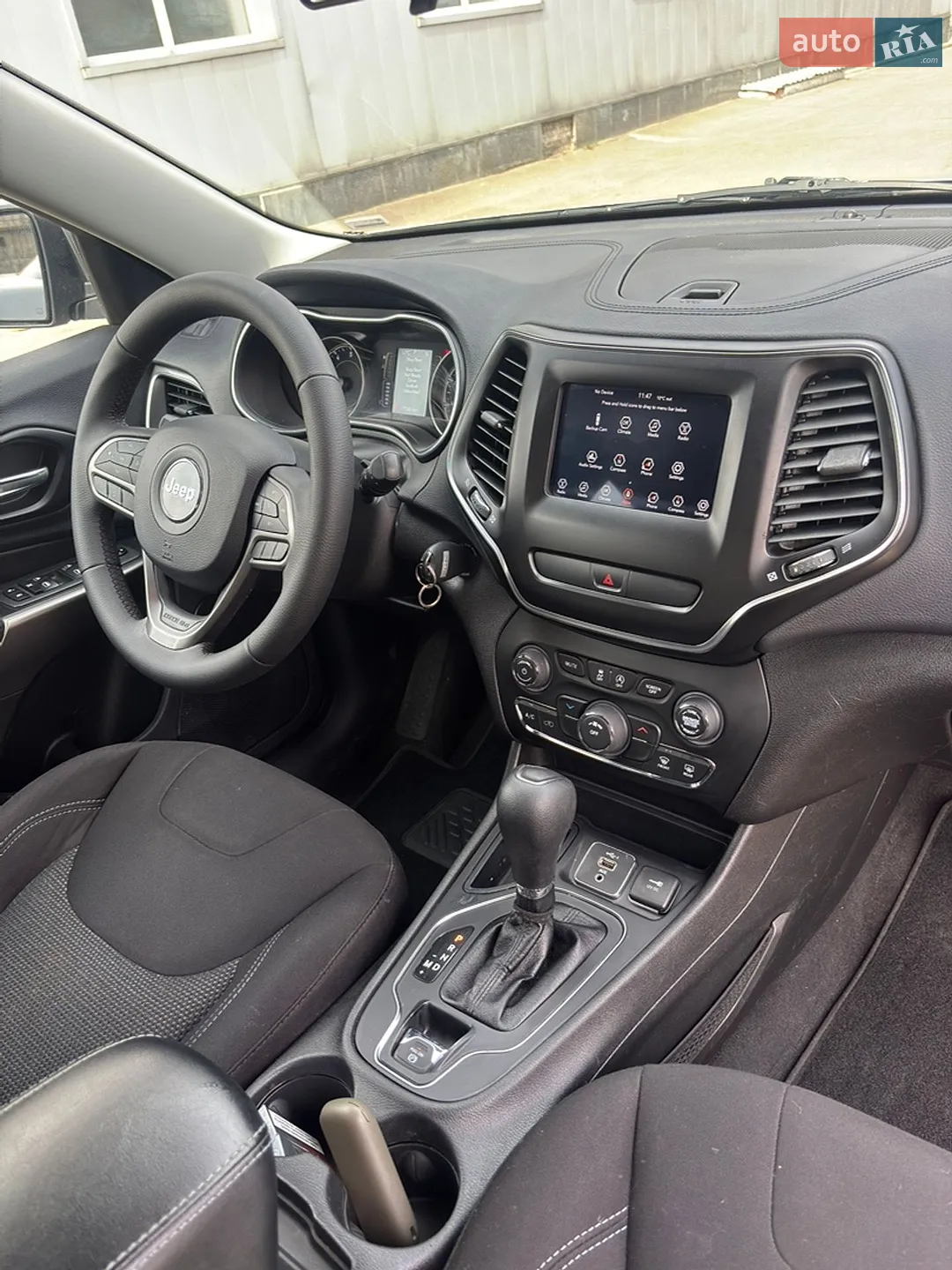 2020 Jeep Cherokee - мініатюра 26