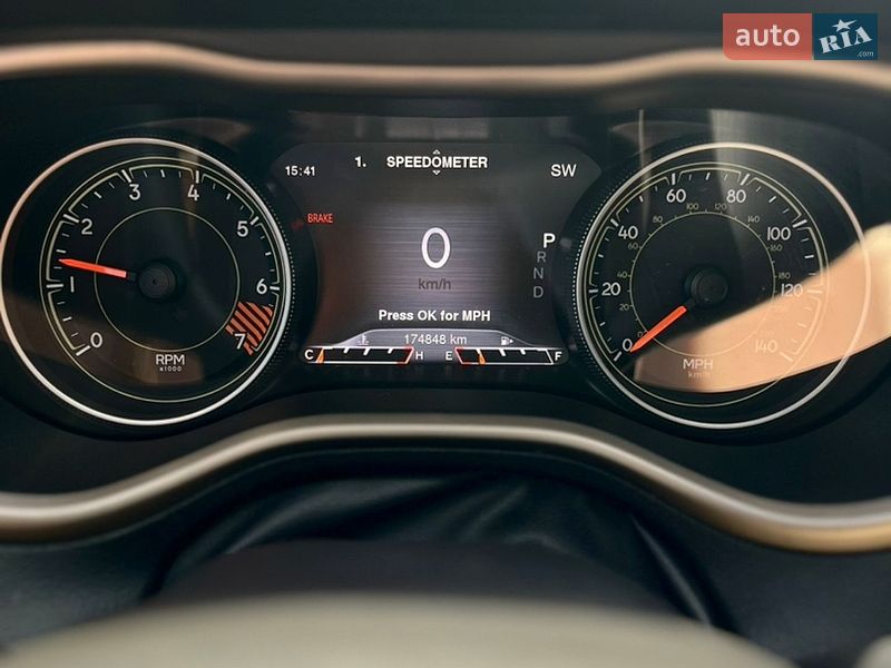 Внедорожник / Кроссовер Jeep Cherokee 2015 в Любашевке