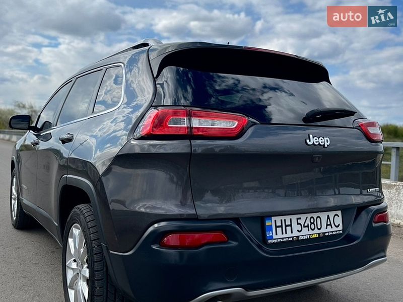 Внедорожник / Кроссовер Jeep Cherokee 2015 в Любашевке