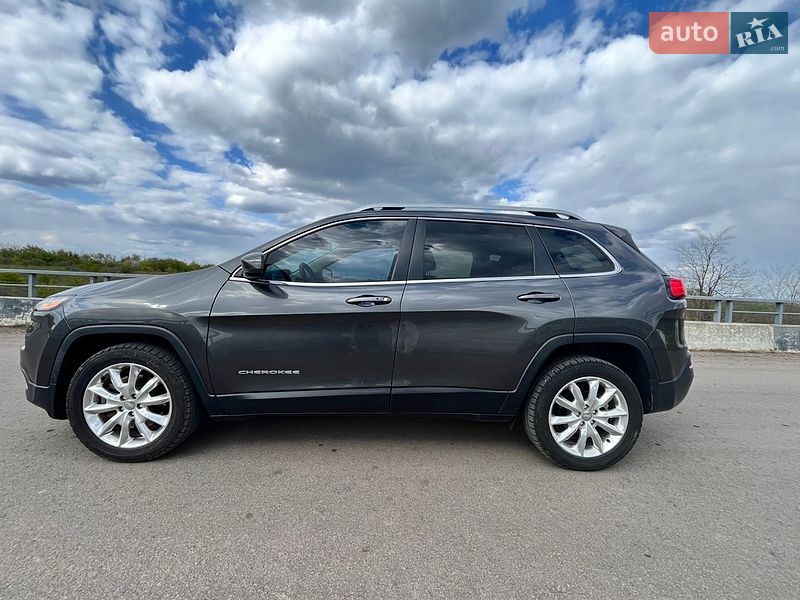 Внедорожник / Кроссовер Jeep Cherokee 2015 в Любашевке