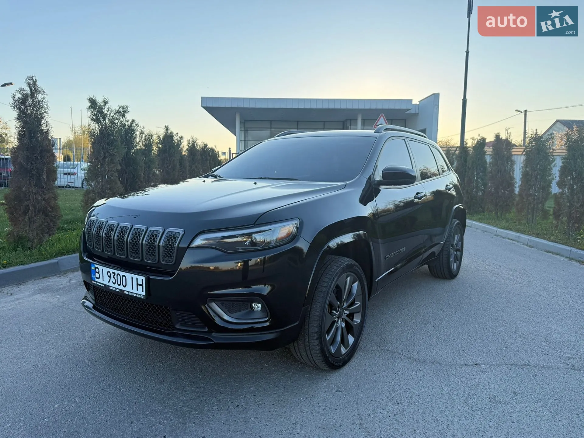 2020 Jeep Cherokee - фото 1