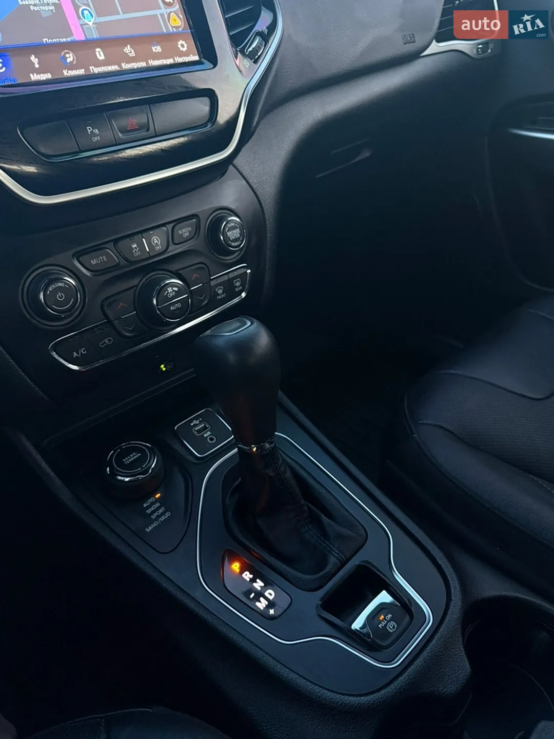 2020 Jeep Cherokee - мініатюра 19