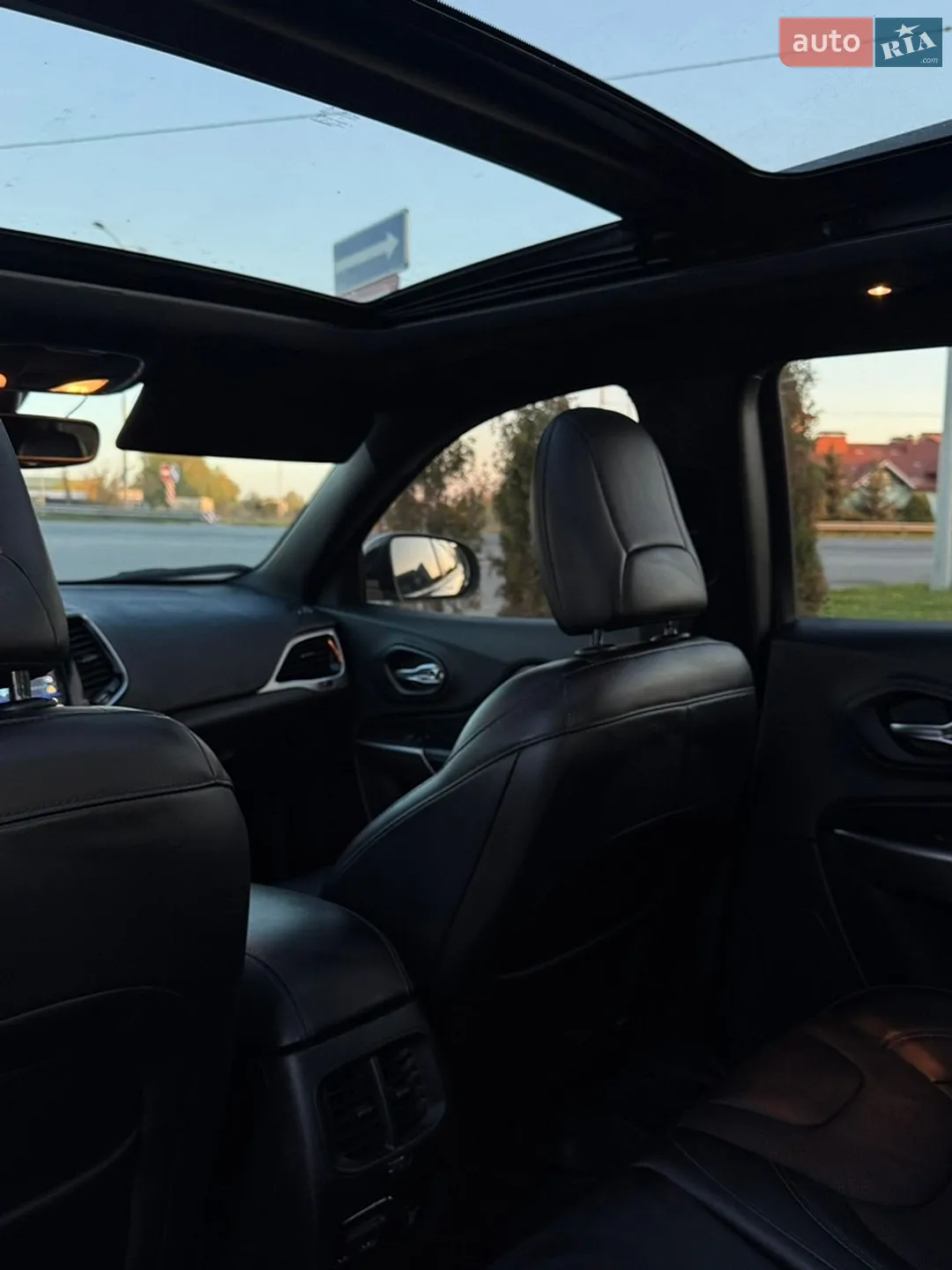 2020 Jeep Cherokee - мініатюра 22