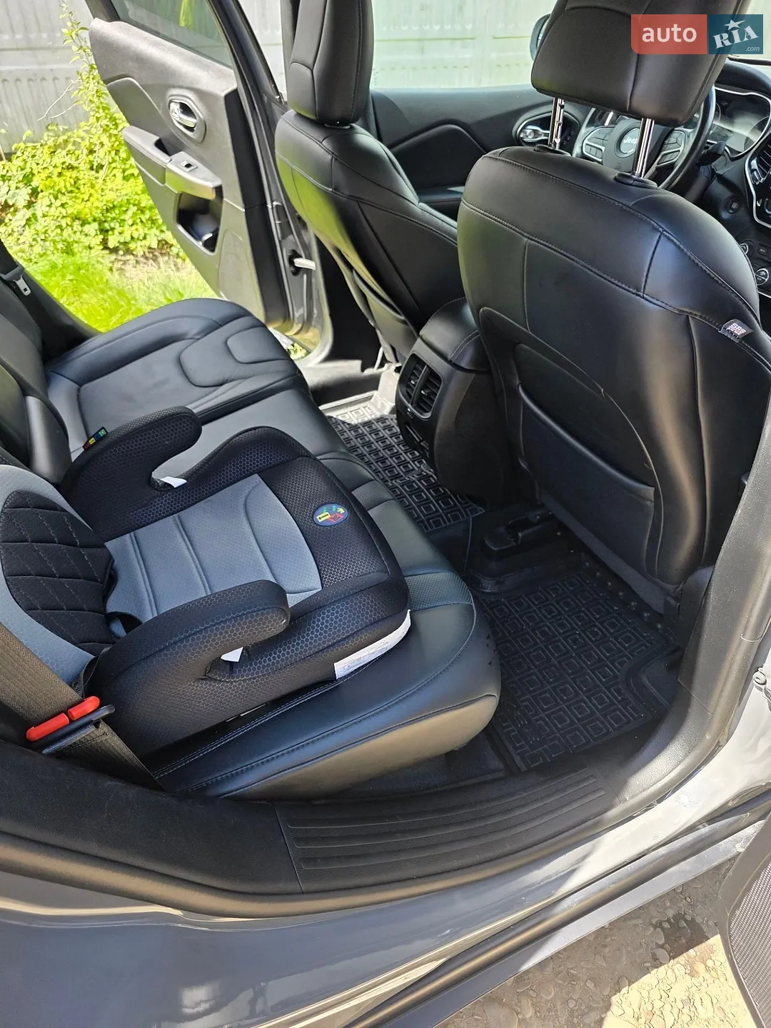2019 Jeep Cherokee - мініатюра 29