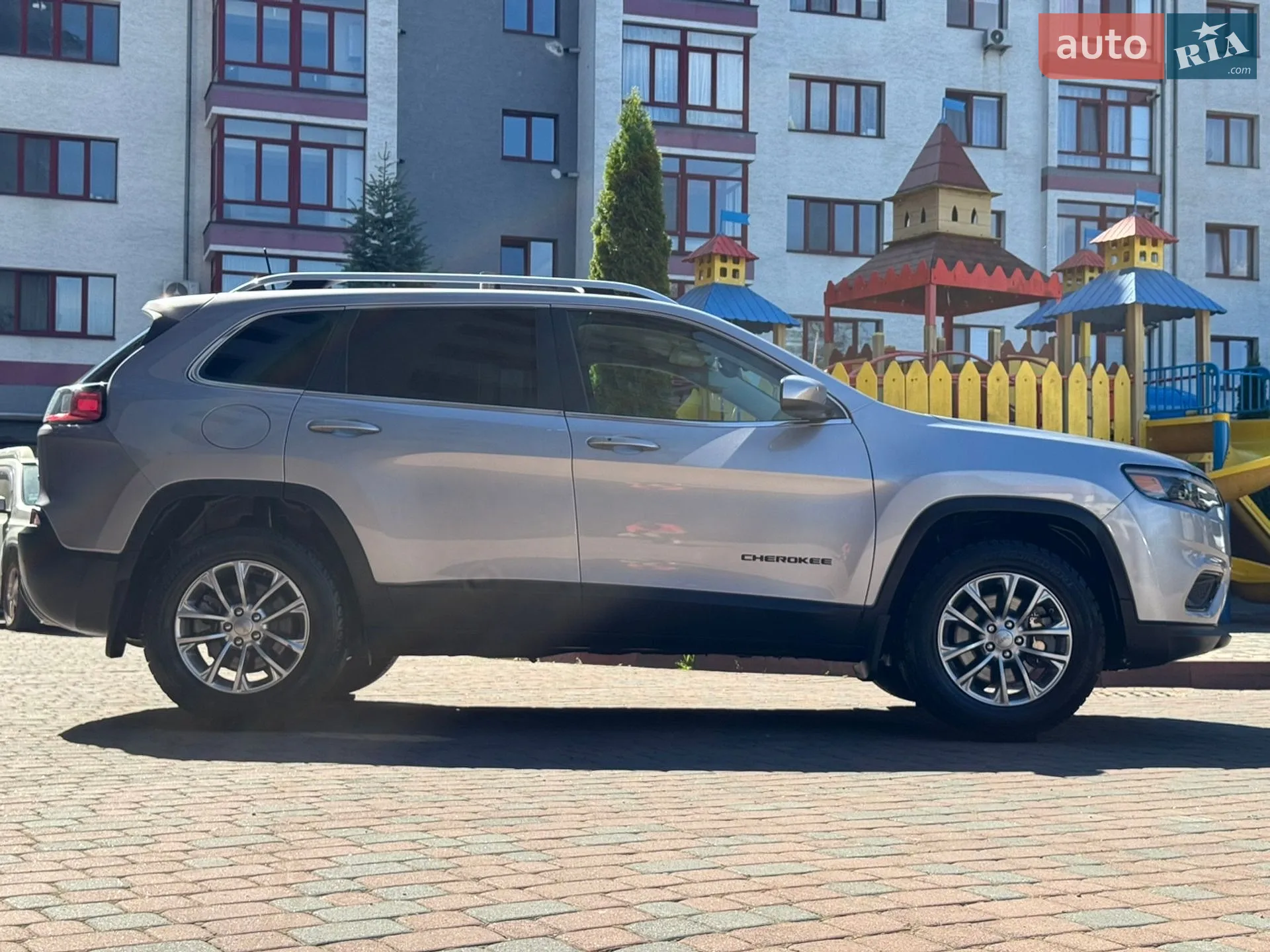 2018 Jeep Cherokee - мініатюра 16