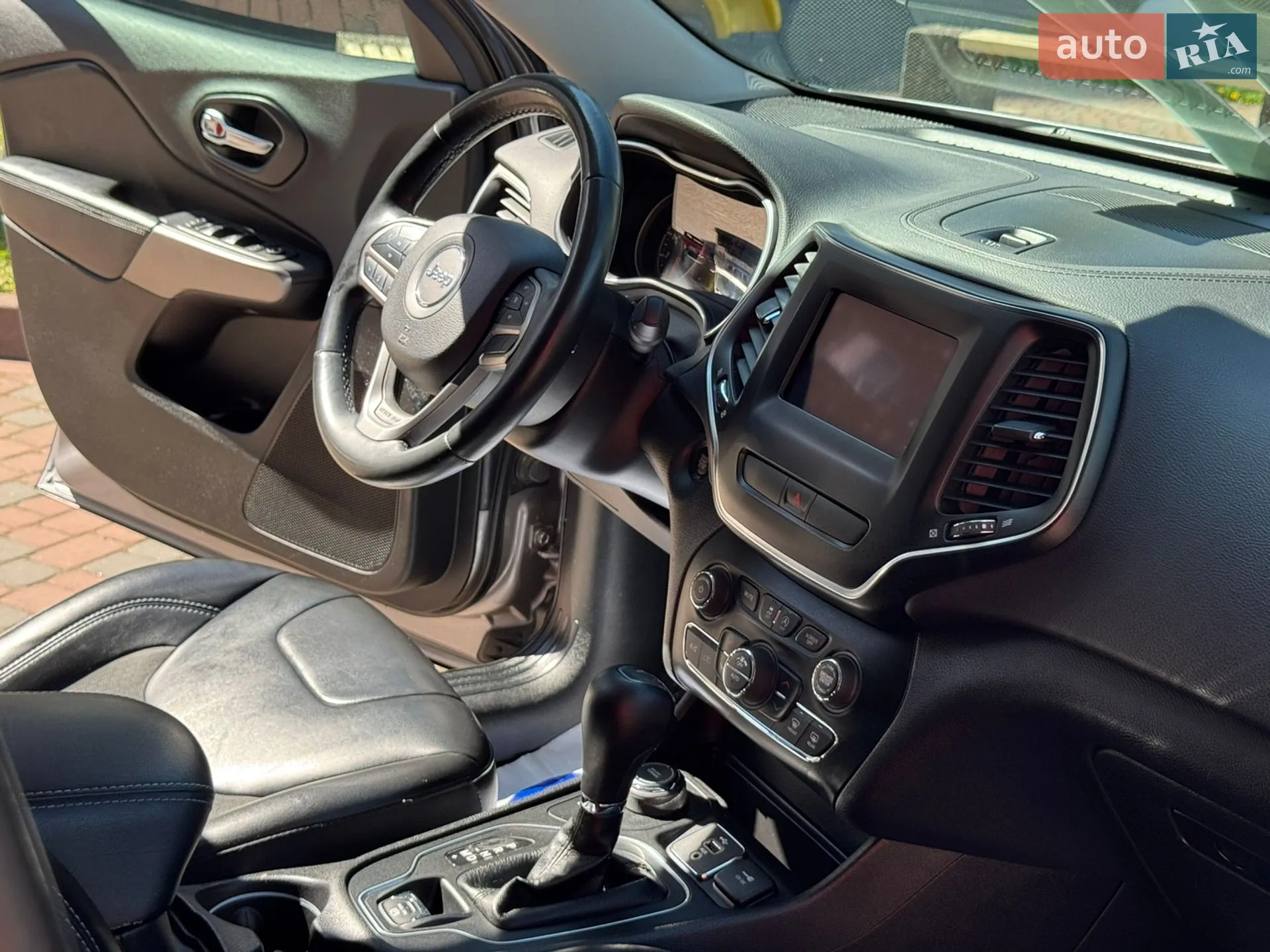 2018 Jeep Cherokee - мініатюра 145