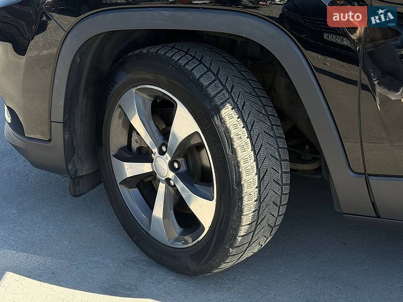 Внедорожник / Кроссовер Jeep Cherokee 2019 в Ровно