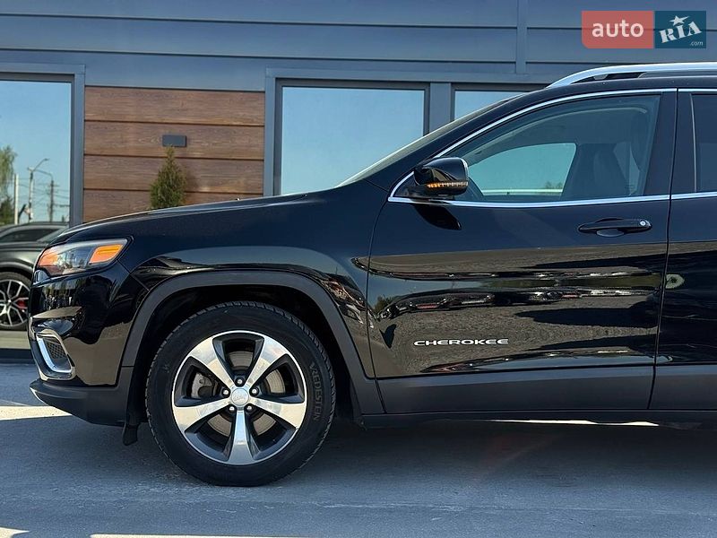 Внедорожник / Кроссовер Jeep Cherokee 2019 в Ровно