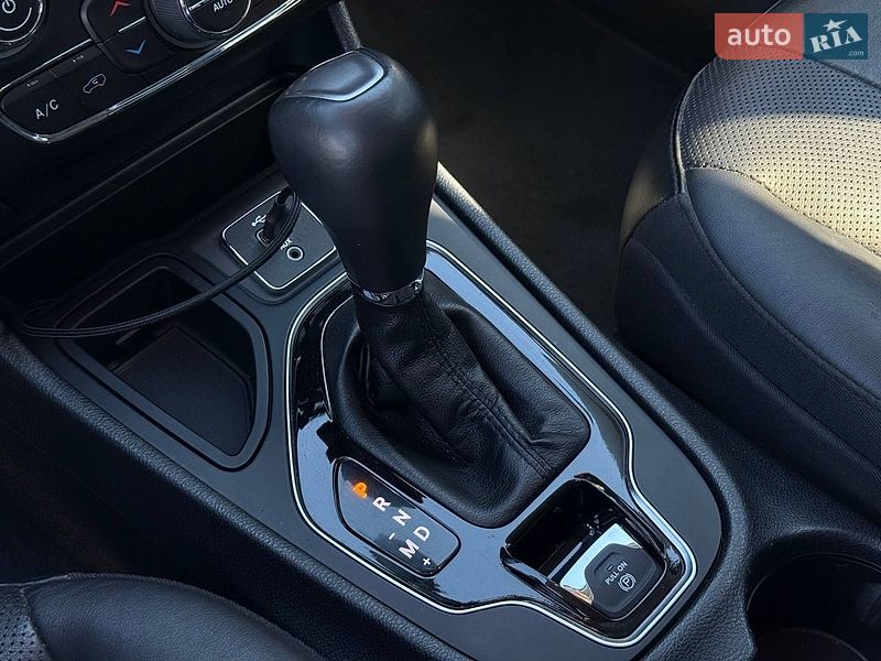 Внедорожник / Кроссовер Jeep Cherokee 2019 в Ровно