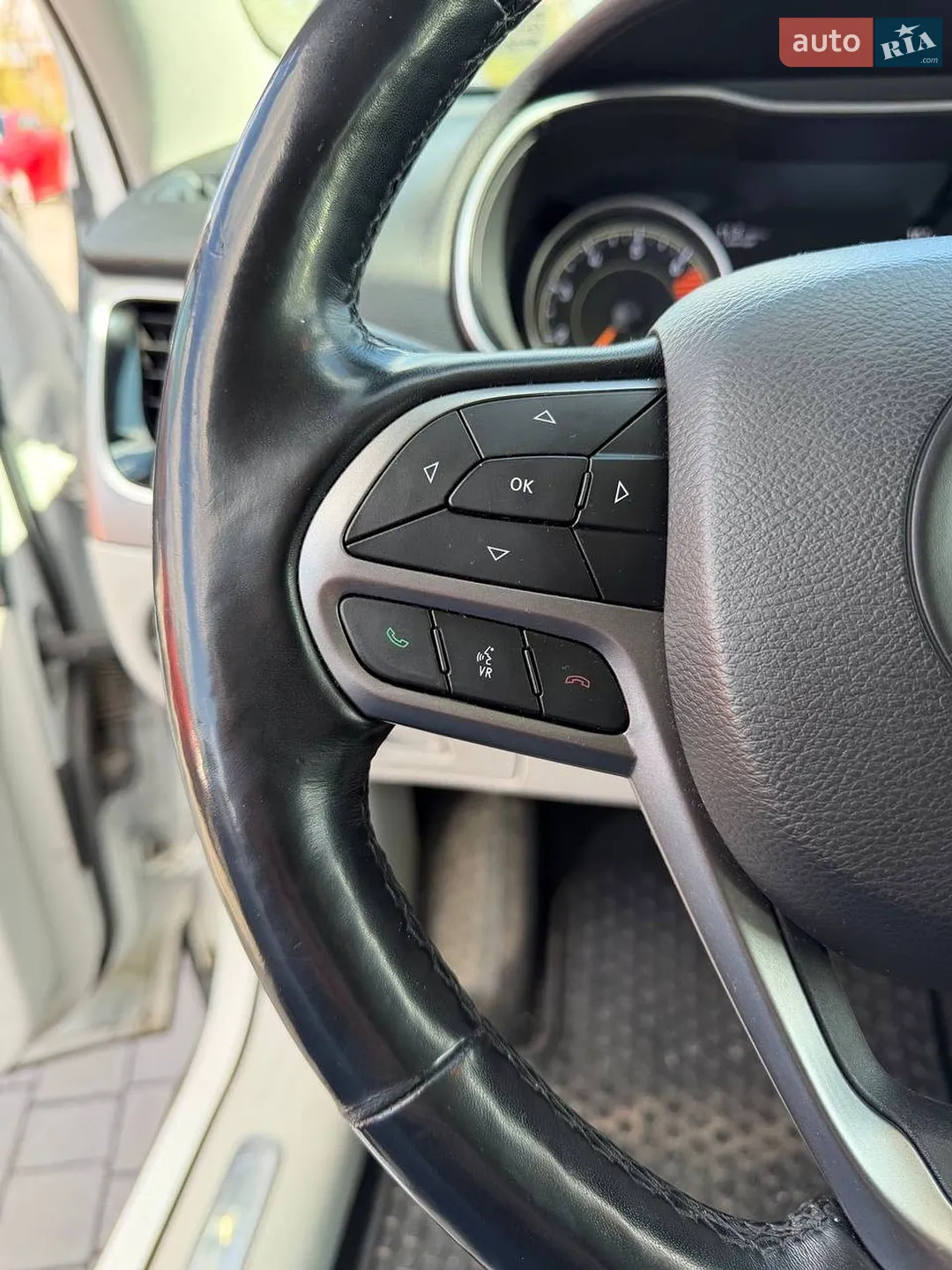 2019 Jeep Cherokee - мініатюра 19