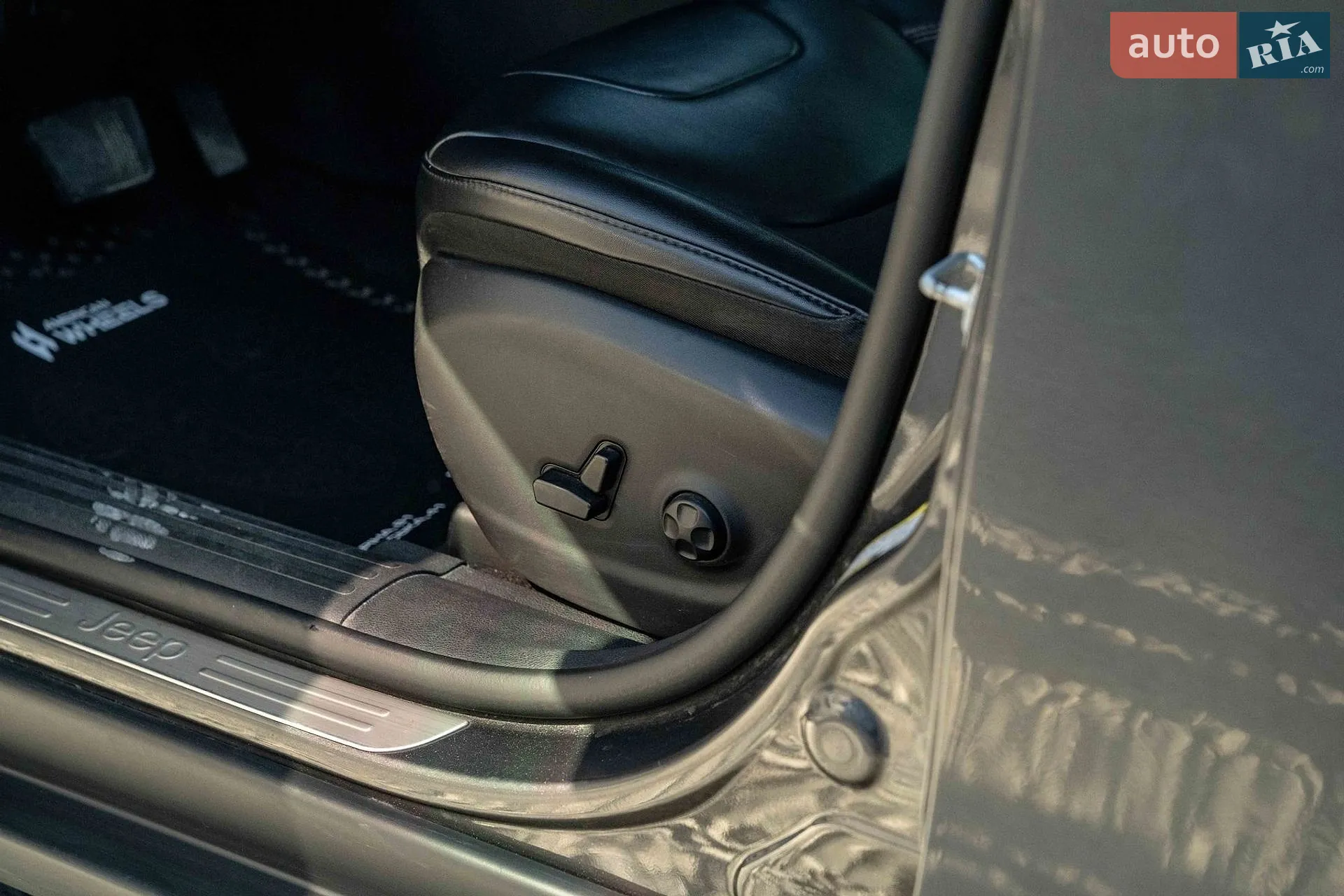 2019 Jeep Cherokee - мініатюра 19