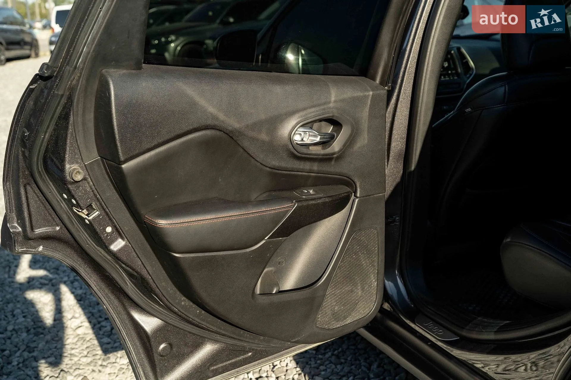 2019 Jeep Cherokee - мініатюра 43
