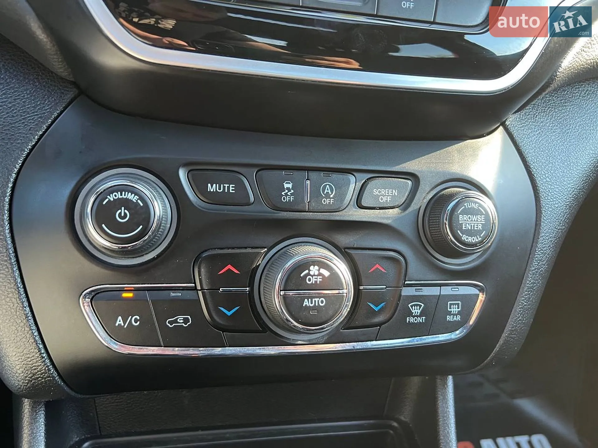 2021 Jeep Cherokee - мініатюра 27