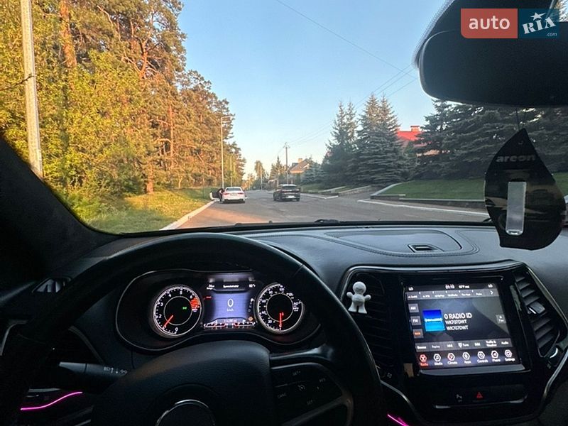 Внедорожник / Кроссовер Jeep Cherokee 2019 в Киеве фото 26 Внедорожник / Кроссовер Jeep Cherokee 2019 в Киеве