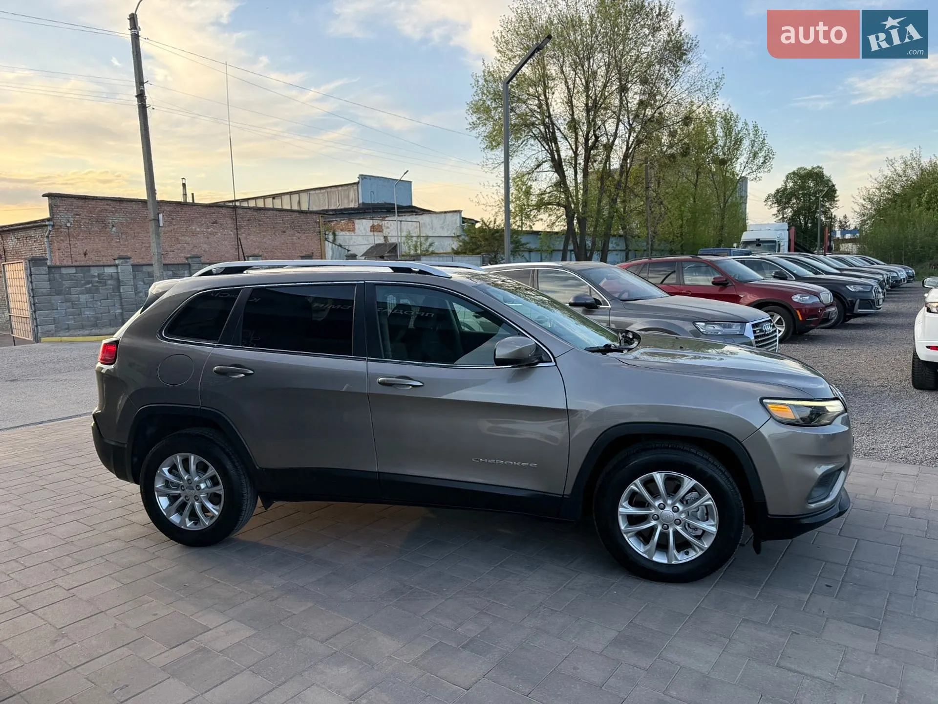 2019 Jeep Cherokee - мініатюра 8