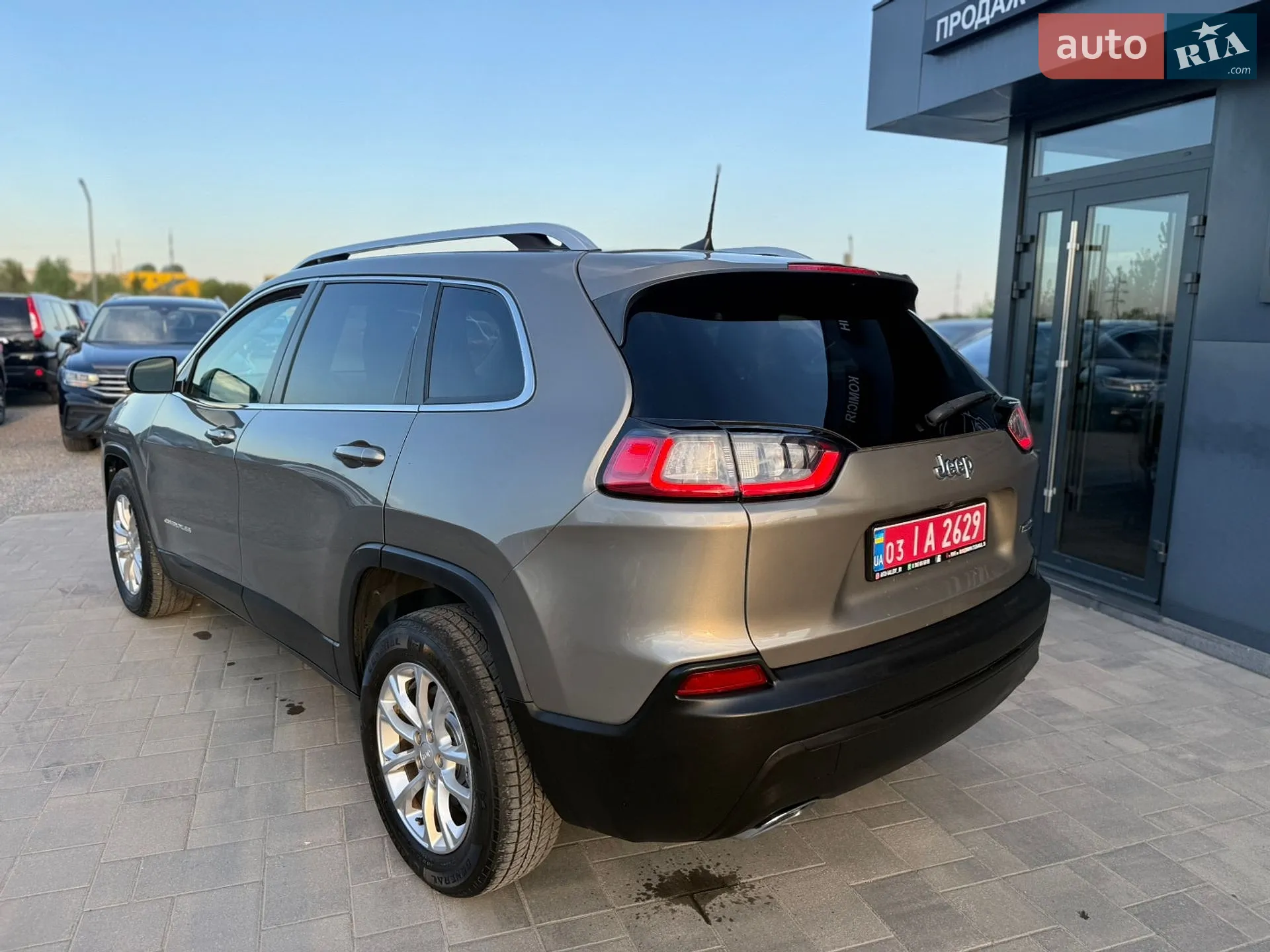 2019 Jeep Cherokee - мініатюра 11