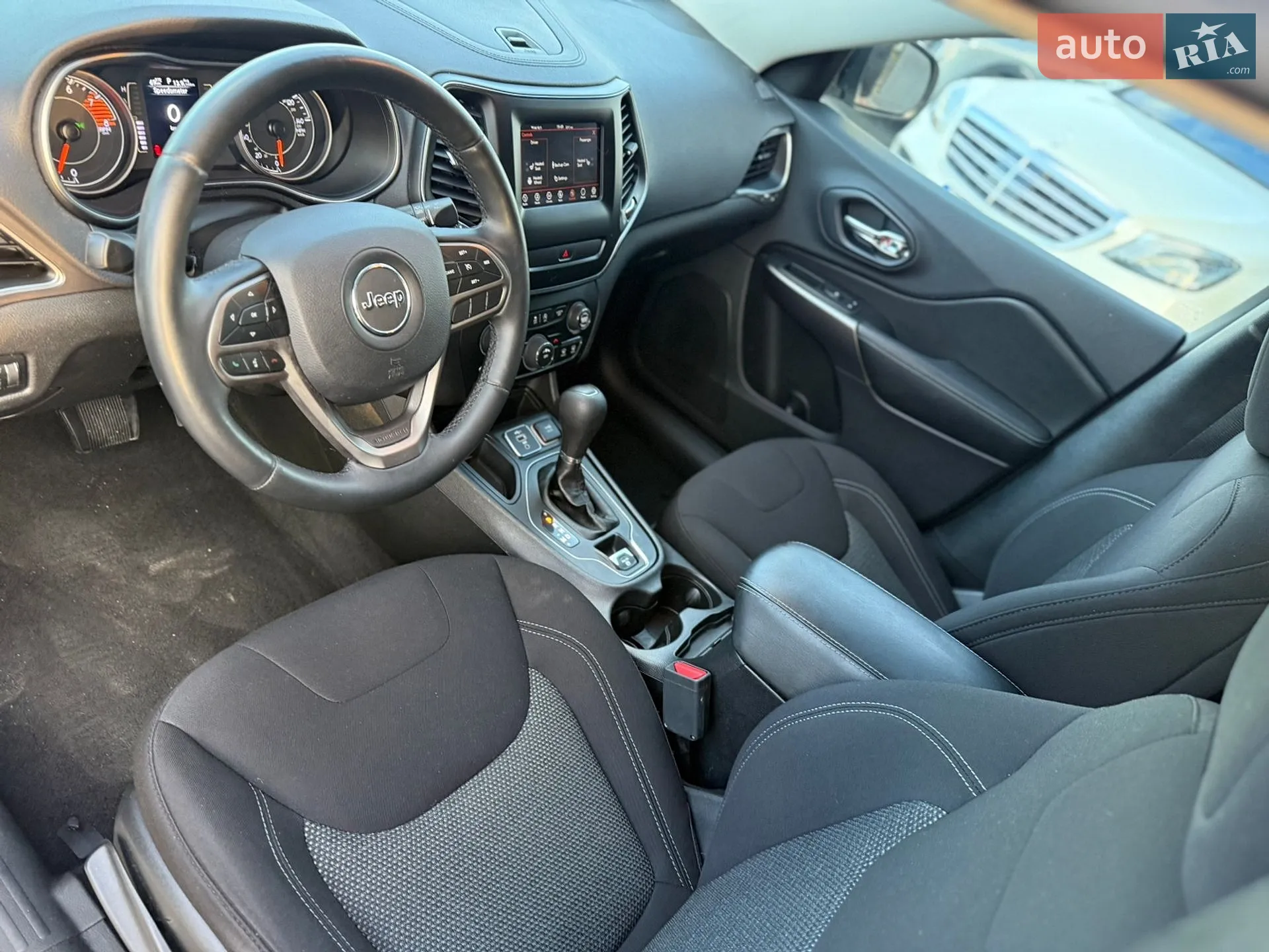 2019 Jeep Cherokee - мініатюра 16