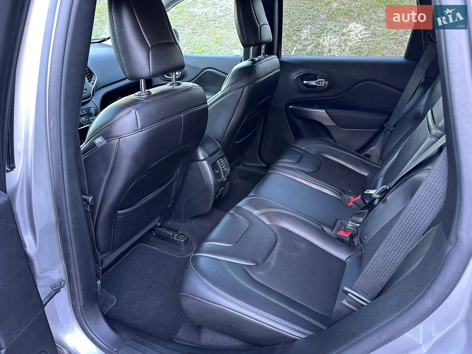 2019 Jeep Cherokee - мініатюра 20