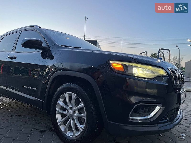 Внедорожник / Кроссовер Jeep Cherokee 2019 в Киеве